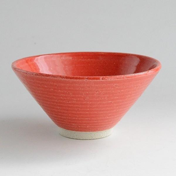SPECIFICATION Size φ13.5×H6.5cm Volume 200g Material 陶磁器 Made in 国産 美濃焼 Function 電子レンジ・食洗機OK COMMENT 手作り品につき商品一つ一つ微妙な違いがござます。陶器は焼成中に収縮しますのでサイズ、重さには多少誤差があります。お色などは撮影時の光線の具合、モニターによっても見え方が異なります。撮影用の小物（敷物・カトラリー・植物など）は付属しません。