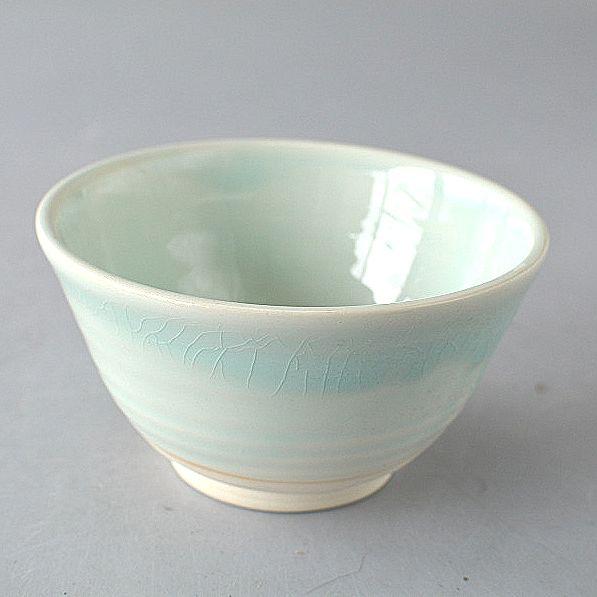 ご飯茶碗 青白 手作り品 はまぐり窯 貫入入り