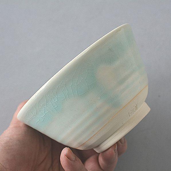 ご飯茶碗 青白 手作り品 はまぐり窯 貫入入り