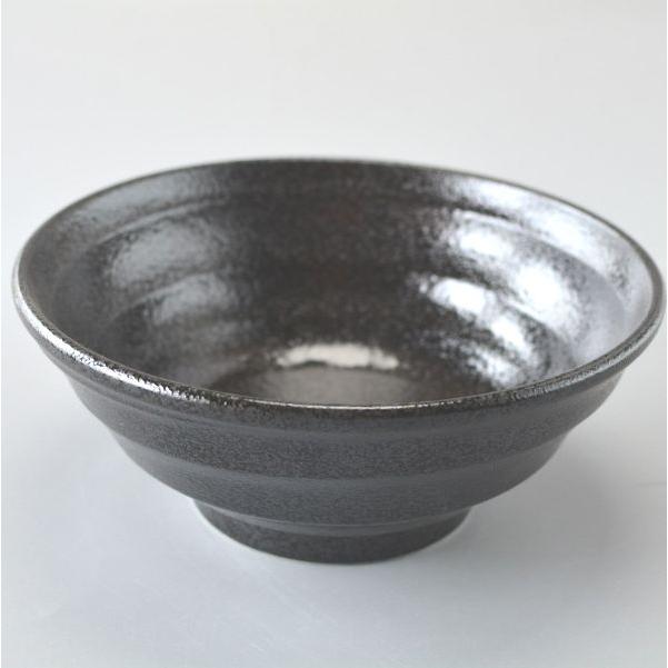 SPECIFICATION Size φ20×H8.5cm Volume Material 磁器 Made in 国産・美濃焼き Function 電子レンジ使用可・食洗機OK COMMENT 受注生産品につき詳しくはお問い合わせください。陶器は焼成中に収縮しますのでサイズ、重さには多少誤差があります。お色などは撮影時の光線の具合、モニターによっても見え方が異なります。1個限り