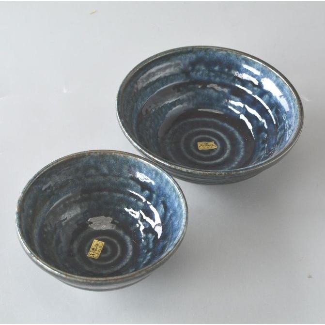 SPECIFICATION Size 大約φ18×H7cm小φ14×H6.5cm Material 陶磁器 Made in 国産 Function 電子レンジ・食洗機OK COMMENT 陶器は焼成中に収縮しますのでサイズ、重さには多少誤差があります。お色などは撮影時の光線の具合、モニターによっても見え方が異なります。撮影用の小物（敷物・カトラリー・植物など）は付属しません。1セット限り