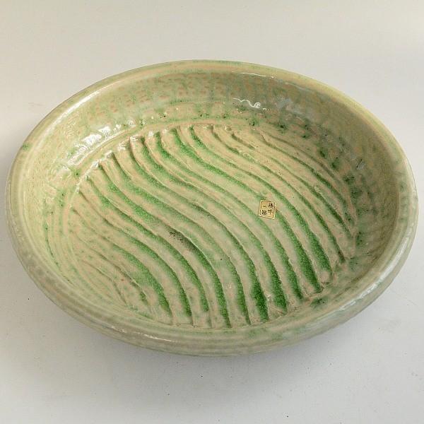 SPECIFICATION Size φ28.8×H5cm Volume 1530g Material 陶磁器 Made in 国産 Function 電子レンジ・食洗機OK COMMENT 陶器は焼成中に収縮しますのでサイズ、重さには多少誤差があります。お色などは撮影時の光線の具合、モニターによっても見え方が異なります。撮影用の小物（敷物・カトラリー・植物など）は付属しません。在庫数はお問い合わせください。