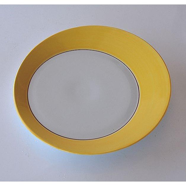 SPECIFICATION Size φ約22.8cm 高さ2.7cm/b> Material 陶磁器 Made in 国産 Function 電子レンジ使用不可・食洗機OK COMMENT 陶器は焼成中に収縮しますのでサイズ、重さには多少誤差があります。お色などは撮影時の光線の具合、モニターによっても見え方が異なります。撮影用の小物（敷物・カトラリー・植物など）は付属しません。在庫数はお問い合わせください。