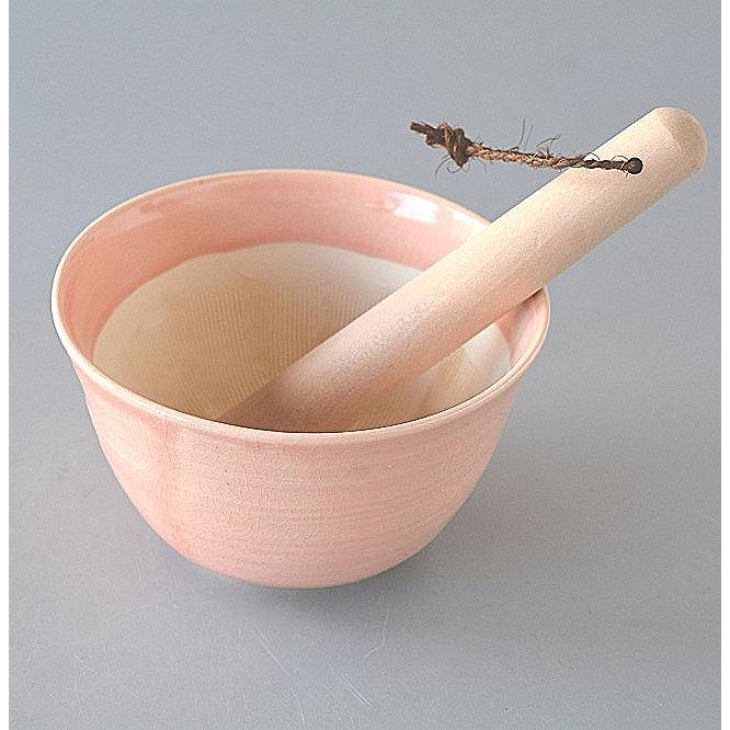 SPECIFICATION Size すり鉢　φ14×H8.3cm Material すり鉢　陶器　 Volume Function 電子レンジ・食洗器OK Made in 日本 Package この商品はボックス入りではありません。 COMMENT 陶器は焼成中に収縮しますのでサイズ、重さには多少誤差があります。 お色などは撮影時の光線の具合、モニターによっても見え方が異なります。 撮影用の小物（敷物・カトラリー・植物など）は付属しません。手作り品につき形状が多少異なります。色むらや塗料の多少の飛びはご容赦ください。