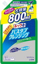 ルックプラス　バスタブクレンジング　クリアシトラスの香り　詰め替え大型　800ml○リニューアル等により、パッケージ画像は予告なく変更されることがあります。お届けの商品と異なる場合がございますのでご了承ください。○浴槽全体にシューッとミストを吹きかけ、60秒後にシャワーで流すだけで、浴槽をこすらずに洗える新方式の浴室用洗剤。●浴槽全体にまんべんなくかけやすい新トリガー　〔ムラなく広がるミスト〕1プッシュで従来品の2倍量の洗剤をミスト状に吹きつけられる新スプレーを採用。腕をスライドさせながらゆっくりスプレーすれば、1回で約1mもの範囲にミストをかけられるので、簡単に浴槽全体に洗剤をかけられる。●浴槽表面に均一に濡れ広がるブルーのミスト　〔ムラなく広がるミスト〕泡ではなく青色のミストなのでムラなく濡れ広がりやすく、かけたところが分かりやすい。●汚れのこびりつき力を無力化してこすらずに落とす新洗浄メカニズム〔無力化洗浄〕浴槽にザラザラ汚れがこびりつく原因だったカルシウムを取り除いて汚れを浮かせる、特許出願中の新洗浄メカニズムを採用。洗剤をかけて60秒後にすすぐだけで汚れを流し剥がせる。●容量4使い方槽全体にシューッとミストを吹きかけ、60秒後にシャワーで流すだけ。成分界面活性剤（3％　ポリオキシエチレンアルキルエーテル）、金属封鎖剤、溶剤、pH調整剤使用上の注意・用途外に使わない・目より高い所はスポンジや布につけて洗う・換気をよくして使う・荒れ性の方や長時間使用する場合は炊事用手袋を使う・使用後は手を水でよく洗う・タイル目地は着色することがあるので、目立たない所で確認する・一部の浴そう、床、壁、塗装面では着色することがあるので、洗剤をかけて10分以上放置しない・色がついた時は、浴室用洗剤やクレンザーでこするか、カビ取り剤で洗う・汚れが落ちづらい時は再度しっかりかける。それでも落ちないひどい汚れは軽くこする・夏場の車内など高温になるところに置かない。製造元ライオン株式会社〒130−8644　東京都墨田区本所1−3−7問い合わせ先お客様センター0120−556−973