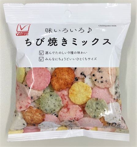 Vチェック　ちび焼きミックス30g○リニューアル等により、パッケージ画像は予告なく変更されることがあります。お届けの商品と異なる場合がございますのでご了承ください。○選んで楽しい9種の味わいみんなにちょうどいいひとくちサイズ栄養成分でん粉，植物油脂（菜種油，パーム油），えび，食塩，ごま，醤油，魚肉加工品（魚肉すり身、でん粉、植物性たん白、砂糖、食塩、植物油脂）わかめ，いか，わさび風味シーズニング（砂糖，乳糖，粉末醤油，たん白加水分解物，ホエイパウダー香辛料，食塩）以下省略問い合わせ先株式会社かとう製菓