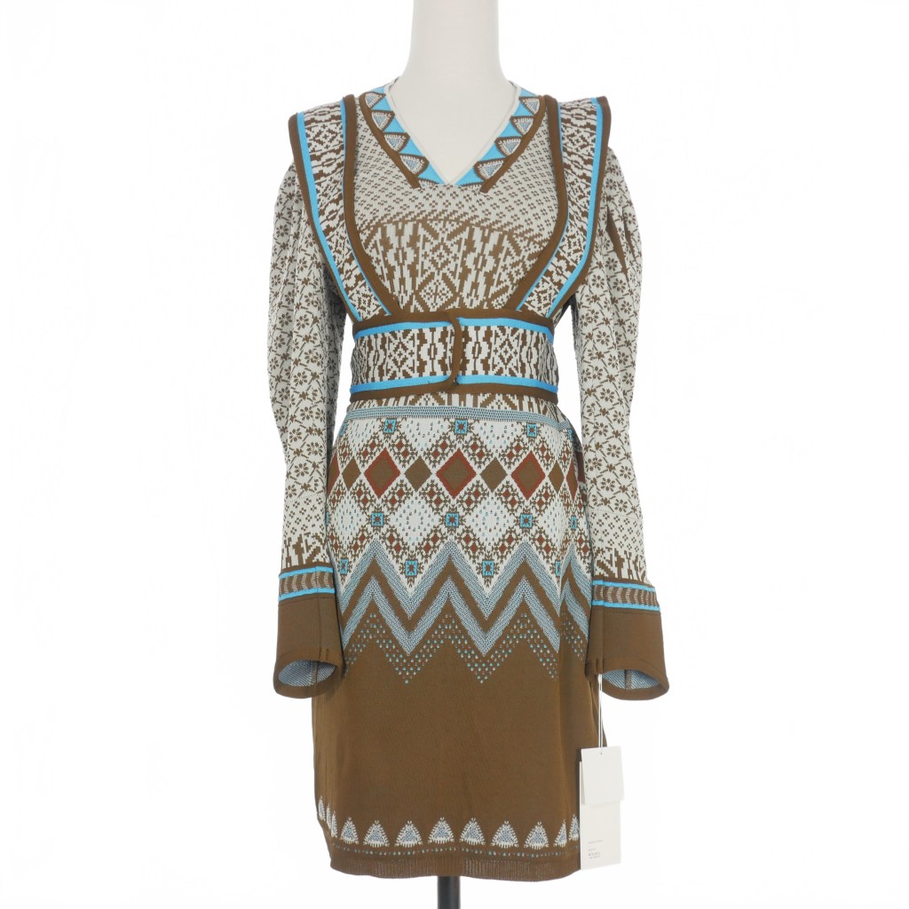 yÁz}NSE` Mame Kurogouchi Fair Isle Knitted Dress tFAAC jbg s[X hX 1 uE F MM22FW KN513 fB[X yxNg Òz 240227
