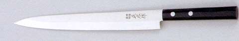 全長 　 刃渡り 約24cm 刃巾 　 板厚 約2．5mm 重量 約140g 刃材 ステンレス鋼（MBS−26） 硬度 HRc　58〜59 柄材 積層強化木（抗菌剤含有） 包装 1ケ箱入り　 生産国 日本（岐阜県関市）