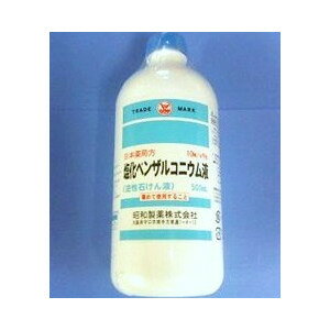 ●日本薬局方の濃度10W/V％の逆性セッケン液です。 ●薄めて使います。　 ●組成：塩化ベンザルコニウム10W/V％。 ●効能・効果：手指、創傷面、口腔内の殺菌消毒。 ●オスバンと同等の逆性石鹸液です。 ●規定の濃度に薄めてお使いください。 ●ポリ製容器入り ●ご使用前に本品のラベルをよく読んでからお使いください。 ●こまめな手指の消毒・洗浄はインフルエンザの予防に有効です。 ■第3類医薬品 ●メーカー：昭和製薬 ●参考：ケース入り数20本●日本薬局方の濃度10W/V％の逆性セッケン液です。 ●薄めて使います。　 ●組成：塩化ベンザルコニウム10W/V％。 ●効能・効果：手指、創傷面、口腔内の殺菌消毒。 ●オスバンと同等の逆性石鹸液です。 ●規定の濃度に薄めてお使いください。 ●ポリ製容器入り ●ご使用前に本品のラベルをよく読んでからお使いください。 ●こまめな手指の消毒・洗浄はインフルエンザの予防に有効です。 ■第3類医薬品 ●メーカー：昭和製薬 ●参考：ケース入り数20本 使用上の注意 ■してはいけないこと （守らないと現在の症状が悪化したり，副作用が起こりやすくなる） 次の部位には使用しないこと。 　顔面，陰股部（陰のう等） ■相談すること 1．次の人は使用前に医師または薬剤師に相談すること。 　（1）医師の治療を受けている人 　（2）本人または家族がアレルギー体質の人 　（3）薬によりアレルギー症状を起こしたことがある人 　（4）患部が広範囲な人 　（5）深い傷やひどいやけどの人 2．次の場合は，直ちに使用を中止し，この説明文書を持って医師または薬剤師に相談すること。 　（1）使用後，次の症状があらわれた場合 ［関係部位：症状］ 皮ふ：発疹・発赤，かゆみ 　（2）5〜6日間使用しても症状がよくならない場合（創傷面の殺菌消毒） 効能・効果 手指・創傷面の殺菌・消毒，口腔内の殺菌・消毒 効能関連注意 用法・用量 本品を次のように水で希釈して，塗布または洗浄する。 (1）手指の殺菌消毒（本品の100〜200倍液） 　 ベンザルコニウム塩化物として0.05％〜0.1％ (2)創傷面の殺菌消毒　（本品の400〜1000倍液） 　 ベンザルコニウム塩化物として0.01％〜0.025％ (3）含嗽（うがい）の場合　（本品の1000〜2000倍液） 　 ベンザルコニウム塩化物として0.005％〜0.01％ 用法関連注意 （1）患部に軽く塗るだけにとどめ，ガーゼ，脱脂綿等に浸して貼付しないこと。 （2）そのままの液または濃厚液が皮ふに付着した場合は，炎症を起こすことがあるので，すぐ水で洗い流すこと。 （3）小児に使用する場合には，特に注意し，保護者の指導監督のもとに使用すること。 （4）目に入らないように注意すること。万一，目に入った場合には，すぐに水またはぬるま湯で洗うこと。なお，症状が重い場合には，眼科医の診療を受けること。 （5）石けん類は本剤の殺菌作用を弱めるので，石けん分を洗い流してから使用すること。 （6）外用にのみ使用すること。 成分分量 100mL中 　　成分 分量 ベンザルコニウム塩化物 10g 添加物 なし 保管及び取扱い上の注意 （1）直射日光の当たらない，涼しいところに密栓して保管すること。 （2）小児の手の届かないところに保管すること。 （3）他の容器に入れかえないこと。（誤用の原因になったり，品質が変わる。） 問い合わせ先：大阪府守口市寺方東通1-4-2　昭和製薬株式会社 TEL 06-6996-5111 剤形 液剤 リスク区分 第3類医薬品 ●文責：薬剤師・谷村明信 広告文責 大阪市北区天満2-9-16 谷村医療器株式会社 薬剤師：谷村明信 TEL06-6352-4001 メーカー名 大阪府守口市寺方東通1-4-2 昭和製薬株式会社 原産国 日本 商品区分 第3類医薬品