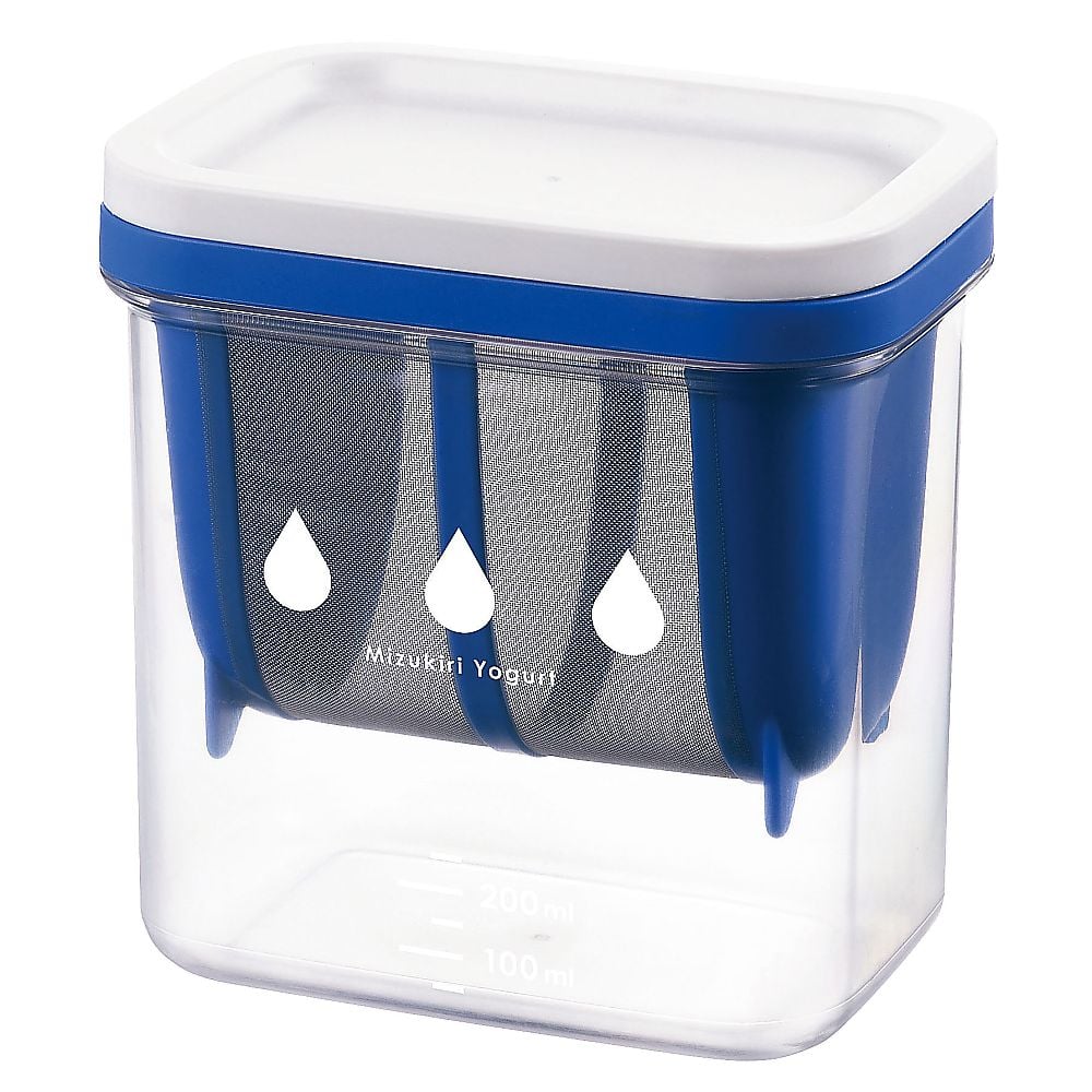 市販のヨーグルトが丸ごと1パック入り、水切りが簡単にできます。透明容器なので水切れ具合がわかり固さをコントロールできます。 幅×奥行×高さ（mm）：134×95×137容量（cc）：1100容量：1,100ml材質：容器/AS樹脂（耐熱10...