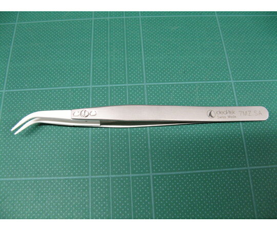 特徴 先端は非磁性体ですので金属汚染や有機物の溶出がありません。 耐摩耗性に優れています。仕様 型番：7MZ 全長（mm）：135 先端部長（mm）：43.5 材質：ハンドル／SA（耐酸鋼）、先端チップ／ジルコニアセラミックス 耐熱温度：1...