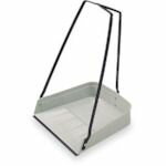 特長:●ゴム付の掃き込み口で、ゴミを残さず拭き取ることができます。 用途:●チリトリ 仕様:●W322×D293×H475mm●サイズ：約W310×D295×H470mm 材質／仕上:●鋼板に電着塗装＋粉体塗装特長:●ゴム付の掃き込み口で、...