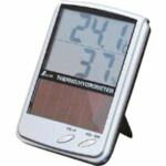 特長:●お部屋の温度と湿度を同時に表示します。●一目で読み取れる大きな表示です。 用途:●室内の温湿度管理 仕様:●湿度精度30〜95%：±10%、それ以外±10%●精度：温度精度0〜40℃:±1℃、それ以外 材質／仕上:●本体:ABS樹脂 セット内容／付属品:●リチウム電池CR2032×1個（モニター用電池）付 注意:●測定範囲を超える使用と保管はしないでください。特長:●お部屋の温度と湿度を同時に表示します。●一目で読み取れる大きな表示です。 用途:●室内の温湿度管理 仕様:●湿度精度30〜95%：±10%、それ以外±10%●精度：温度精度0〜40℃:±1℃、それ以外 材質／仕上:●本体:ABS樹脂 セット内容／付属品:●リチウム電池CR2032×1個（モニター用電池）付 注意:●測定範囲を超える使用と保管はしないでください。