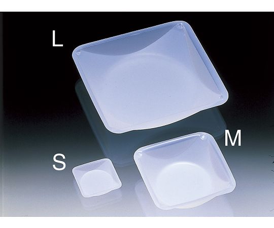 特徴 液体、粉末を問わず、スムーズに流れる形状で、液残りや残留物を軽減 2方を指で挟むと、秤量後の移し替えが容易に行えます仕様 呼称：S（500枚） 材質：PS 外寸法（mm）：43×43×8H 組数（枚）：500特徴 液体、粉末を問わず、スムーズに流れる形状で、液残りや残留物を軽減 2方を指で挟むと、秤量後の移し替えが容易に行えます仕様 呼称：S（500枚） 材質：PS 外寸法（mm）：43×43×8H 組数（枚）：500