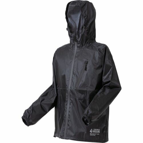 特長:●常識を覆す「軽さ」を実現した超軽量で、動きやすさを追求したレインウェアです。●従来品に比べ、約50％の軽量化をすることで、合羽特有の重たさによる動きにくさを解消しています。●高い防水力と耐水圧10000mmH2Oです。●縫製部分の裏面には水滴の侵入を防ぐ防水テープを貼っています（シームテープ加工）。●しぼりヒモ付きの3D設計フードで、頭の動きを妨げない構造です。●雨の侵入を防ぐ止水タイプのファスナーを採用することで水の侵入を防ぎます。●中央開閉部分と胸ポケット部分の両方に採用しています。 用途:●一般作業、軽作業、高所作業、農作業、通勤通学に。 仕様:●色：ブラック●サイズ：3L（XL）●身長(cm)：175〜180●胸囲(cm)：102〜110●ウエスト(cm)：95〜105●耐水圧：10000mm以上 材質／仕上:●表地：ポリエステル100%●裏地：PU樹脂コーティング●メッシュ：ポリエステル100%特長:●常識を覆す「軽さ」を実現した超軽量で、動きやすさを追求したレインウェアです。●従来品に比べ、約50％の軽量化をすることで、合羽特有の重たさによる動きにくさを解消しています。●高い防水力と耐水圧10000mmH2Oです。●縫製部分の裏面には水滴の侵入を防ぐ防水テープを貼っています（シームテープ加工）。●しぼりヒモ付きの3D設計フードで、頭の動きを妨げない構造です。●雨の侵入を防ぐ止水タイプのファスナーを採用することで水の侵入を防ぎます。●中央開閉部分と胸ポケット部分の両方に採用しています。 用途:●一般作業、軽作業、高所作業、農作業、通勤通学に。 仕様:●色：ブラック●サイズ：3L（XL）●身長(cm)：175〜180●胸囲(cm)：102〜110●ウエスト(cm)：95〜105●耐水圧：10000mm以上 材質／仕上:●表地：ポリエステル100%●裏地：PU樹脂コーティング●メッシュ：ポリエステル100%