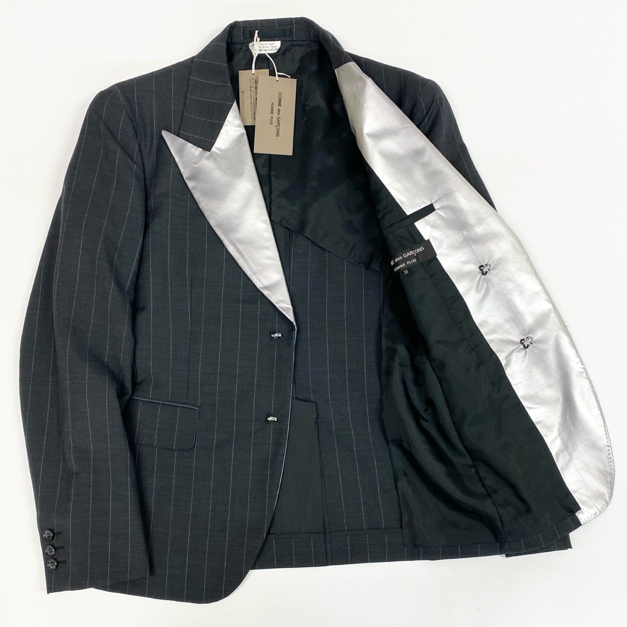 COMME des GARCONS HOMME PLUS コムデギャルソン オムプリュス テーラードジャケット シルバー襟 ストライプ AD2020 PG-J037-051-1-1 XSサイズ グレー シルバー メンズo07t 中古