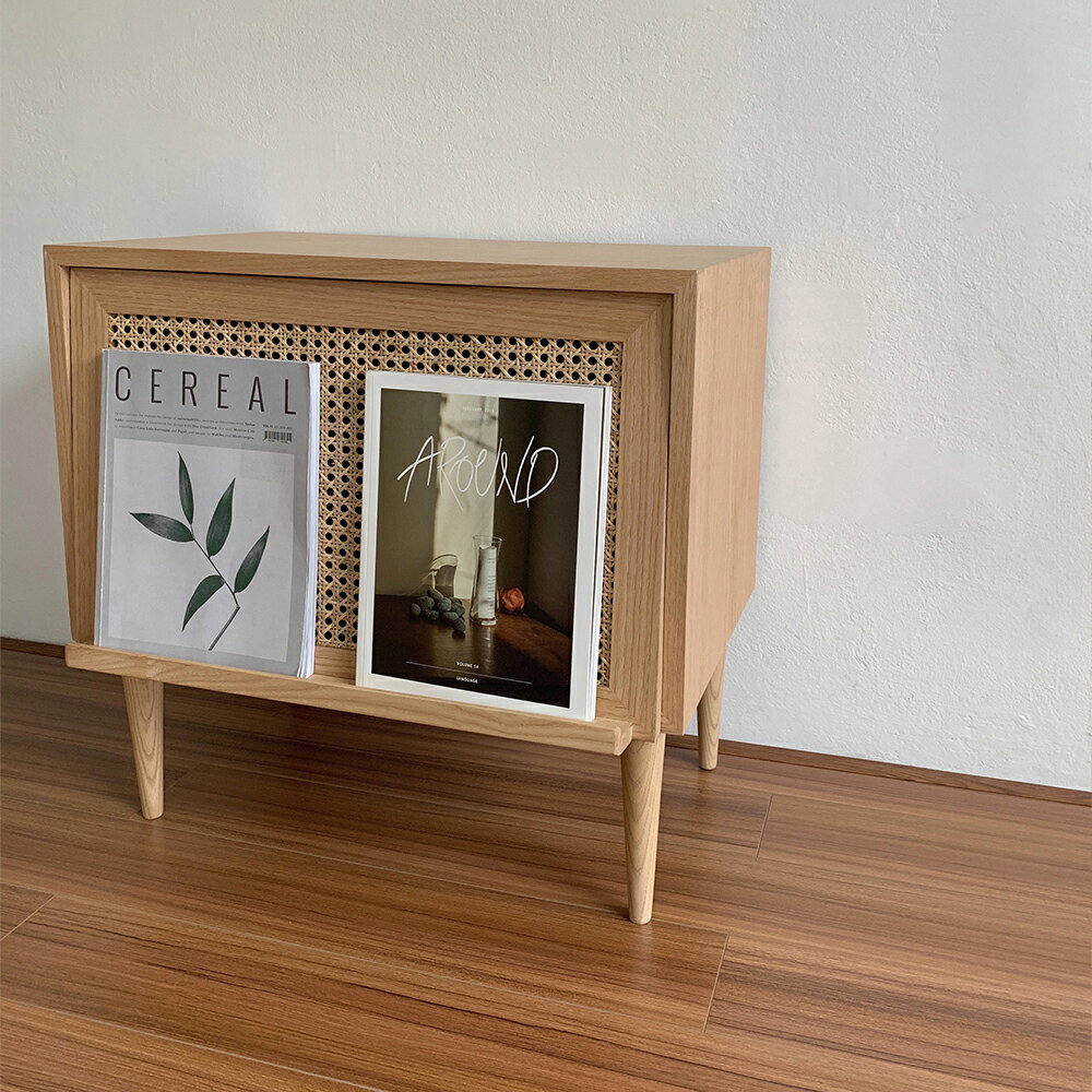 VAMIR バミル ケーンマガジンラック サイドテーブル 韓国インテリア 幅58cm 木製 扉付き 収納 ディスプレイラック スリム 扉付 ベッドテーブル ナイトテーブル ベッド 横 サイドキャビネット サイドチェスト 棚 チェスト キャビネット 寝室収納 リビング収納 おしゃれ