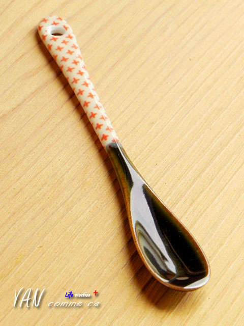 乐天商城 - レトロモダンカトラリーかすり(赤）　磁器製jジャムスプーン　　カフェ食器/業務用