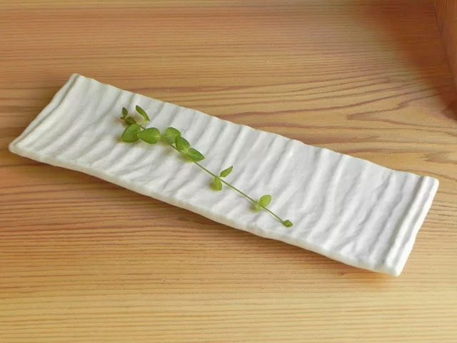 秋のさんま皿　　白マットさんま皿業務用/和食器/秋刀魚/長い皿/器/お皿/和皿のサムネイル