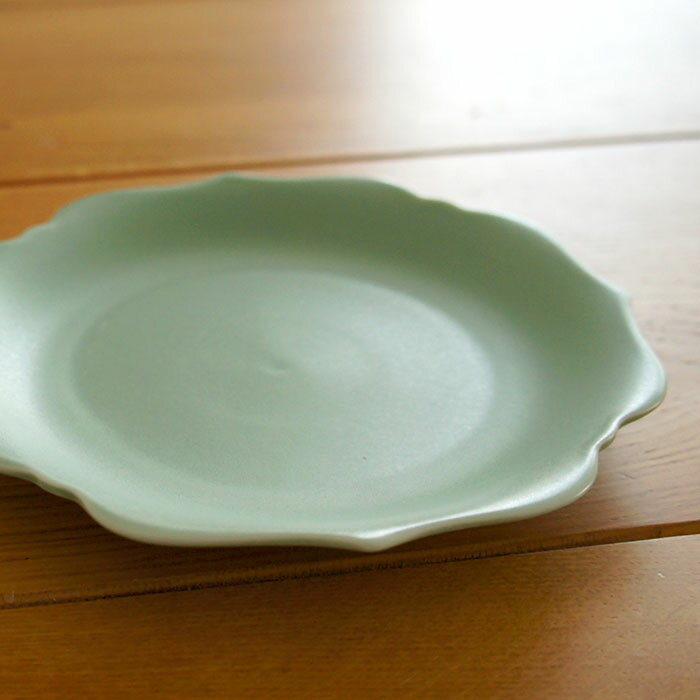 TOJIKI TONYA　輪花(リンカ)　取皿：薄緑小皿/