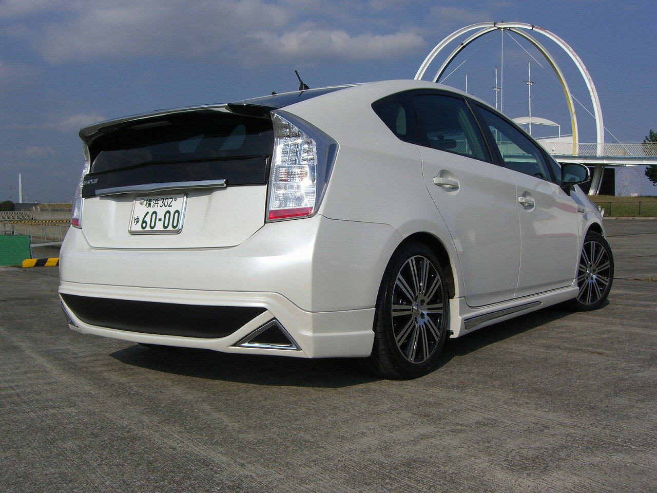 30系 プリウス 前期/後期用 リヤアンダースカート vanquishオリジナルエアロパーツ PRIUS　ZVW30系リアアンダースポイラー・リアスカート