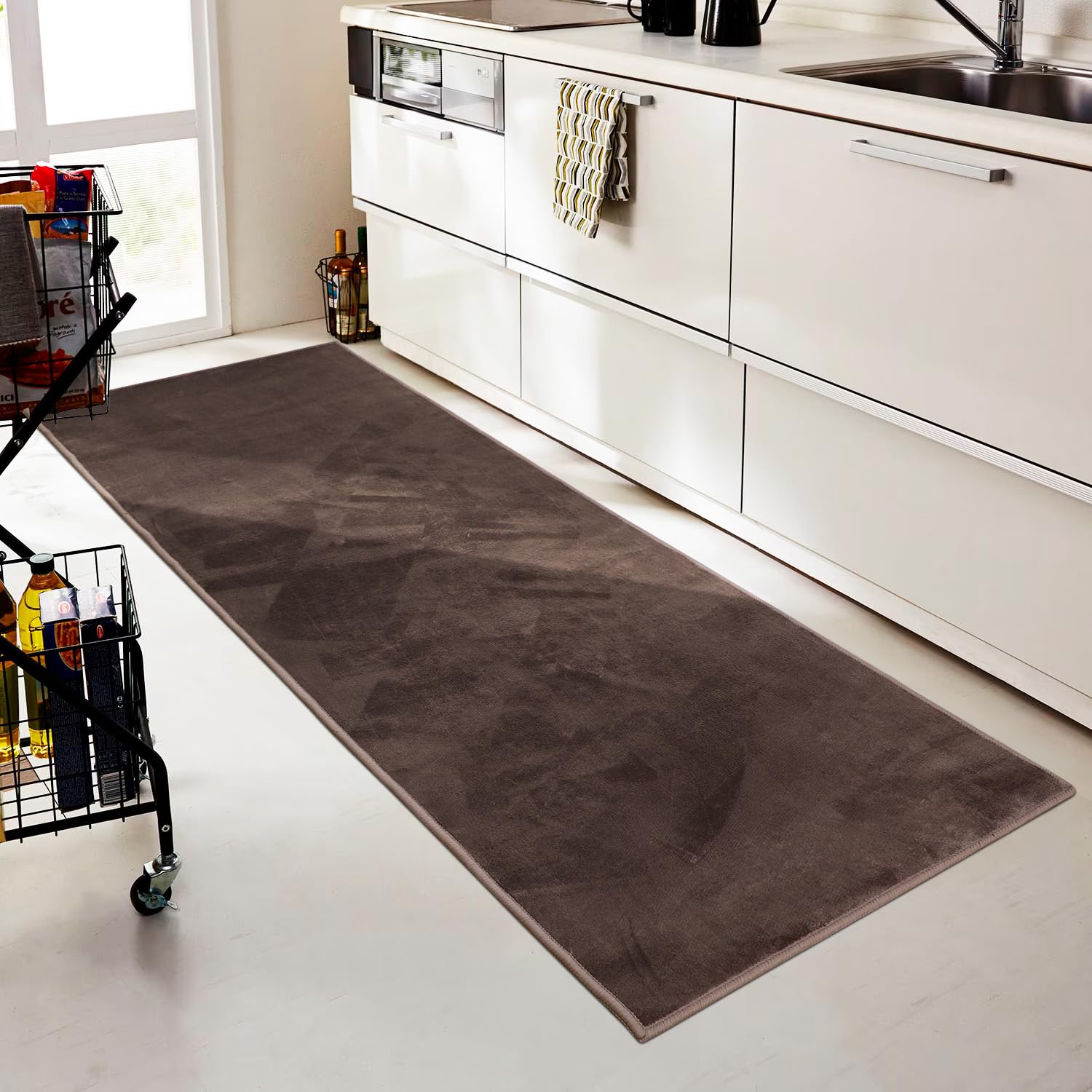 Tydle キッチンマット フランネルマット 60×180cm キッチンラグ マット 滑り止め付き フランネル生地 短毛 洗える ラグマット お手入れ簡単 床暖房対応 オールシーズンで使える おしゃれ シンプル 無地 ブラウン