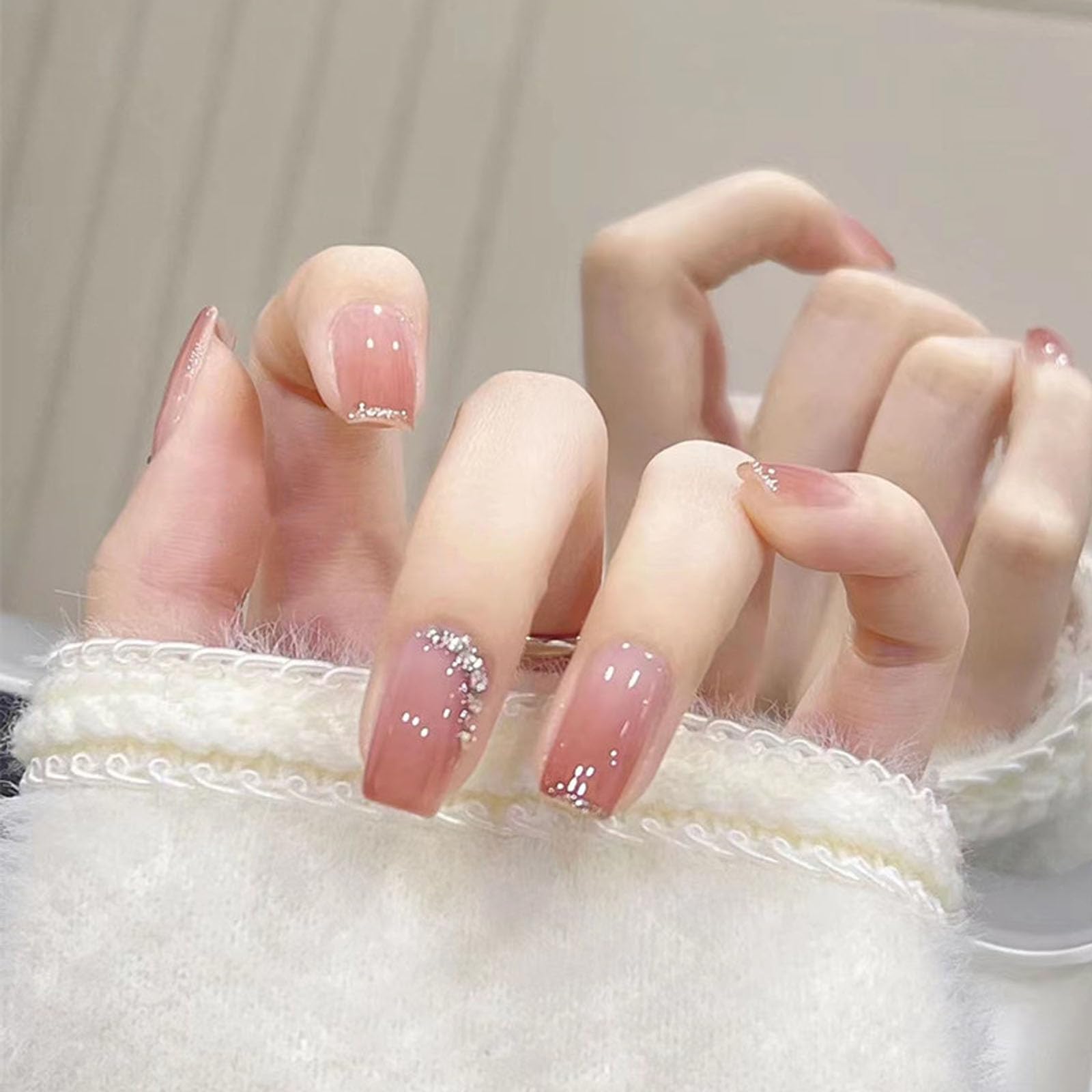 YINKE ネイル チップ 24枚入 ネイルチップ ショート ネイル用品 春夏 ラウンドチップ 人気 和風 シンプル おしゃれ ショート雰囲気色 光沢 つけ爪 成人式 入学式 卒業式 結婚式 両面テープ ウッドスティック ネイルファイル付き (ダイヤモンド