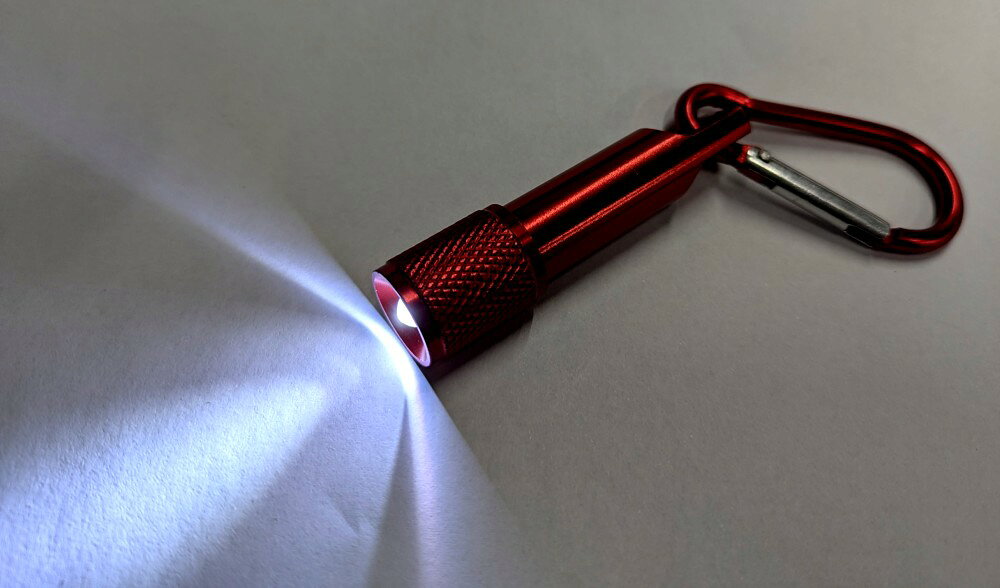 ミニサイズ アルミ LEDライト & ホイッスル カラビナ付き 懐中電灯 防災 防犯 手のひらサイズ コンパクト アウトドアライ vaps-10196629 YouShowShop サンプル画像3