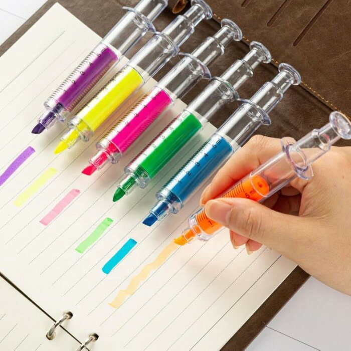 おもしろグッズ 注射器 風 蛍光ペン 6本セット カラーランダム 蛍光マーカー カラフル カラーペン 文房具[ゆうパケット発送、送料無料、代引不可]のサムネイル