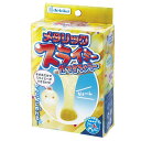 メタリックスライミーができちゃう〜 ゴールド 商　品　説　明 まぜるだけでスライミーができちゃう! 商　品　仕　様 サイズ W92×D40×H145mm 重量 238g セット内容 スライミー材料:PVA溶液、ホウ砂溶液、説明書 保　証　に　つ　い　て この商品には、メーカー保証がございません。初期不良品の場合のみ、商品到着から1週間以内であれば弊社で対応いたしますので、ご連絡ください。 注　意　事　項 ●こちらの商品は、未使用新品です。●モニター環境により、実際のカラーと異なって見える場合がございます。　 【あす楽配送の注意事項】(1) 配達希望日、配達時刻の指定はできません。（ご購入手続き時の「お届け日時」は必ず「あす楽」を選択して下さい。）(2) 締め切り時刻迄に決済が完了した注文が当日発送、翌日お届けとなります。(3) 店舗休業日のご注文は翌営業日の発送となります。(4) 配送方法がゆうパックの場合のみ、あす楽を適用できます。(5) あす楽対象外の商品との同梱はあす楽の適用外となります。(6) あす楽を選択された場合は、あす楽利用条件を必ず確認して下さい。※商品の発送は「ゆうパック」又は「定形外郵便」を選択できます。★配送方法に「定形外郵便」を選択した場合は運送便の都合上、化粧箱を外して簡易包装で発送する場合がございます。プレゼント用にご購入される場合はご注意願います。＜定形外郵便に関する注意事項＞ 　　・ 定形外郵便に関しては基本的にポストに投函する為、 配達時に何らかのトラブル等が有り、万一、購入された商品が配送事故・紛失・破損等によりお手元に届かない場合でも弊社は責任を負いかねますので予めご了承下さい。（配送中の事故等は、免責とさせて頂きます。） 　　・ 定形外郵便に関しては代金引換払い及び時間指定サービスはご利用頂けません。 　　・ 通常便と比べると到着までに時間がかかります。 　　・ 伝票番号による荷物の追跡を行うことはできません。★配送方法に「ゆうパック」を選択した場合は送付先が北海道、沖縄、離島の場合は注文金額により以下の送料が必要です。・北海道の場合、注文金額が3,980円未満は880円、3,980円以上は送料無料です。・沖縄、離島の場合、注文金額が9,800円未満は880円、9,800円以上は送料無料です。