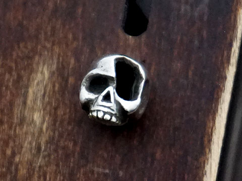 【good vibrations】【ダメージスカル】 Silver925 片耳ピアス