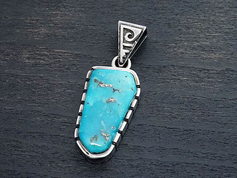 乐天商城 - 【スリーピングビューティ/ターコイズ】【精霊ココペリ】 Silver925 ペンダントトップ