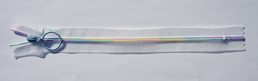 スケルトン　ファスナー　（レインボーライトブルー）