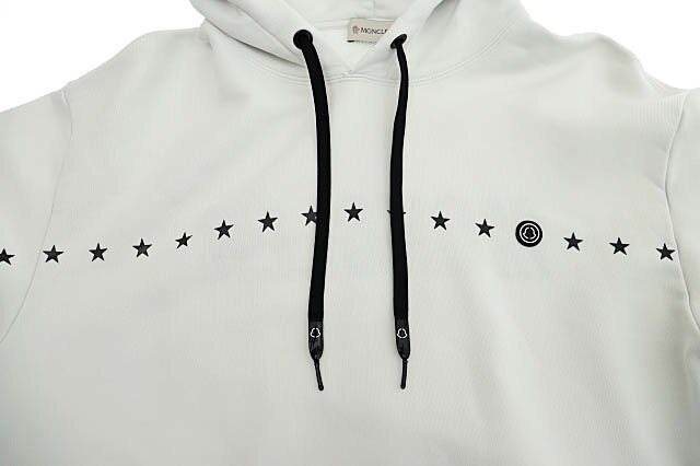 【中古】モンクレール MONCLER ×FRAGMENT FRGMT フラグメント HIROSHI FUJIWARA 藤原ヒロシ 21AW MAGLIA C/CAPPUCCIO ロゴ スター プルオーバー パーカー G209U8G00007 S 白 ホワイト ブランド古着ベクトル 中古☆AA★250426 メンズ