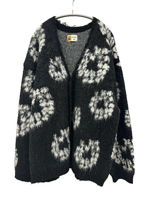 【中古】セントマイケル SAINTMICHAEL ×DENIM TEARS デニムティアーズ 24AW DT_MH CARDIGAN 総柄 モヘヤ モヘア ニット カーディガン SM-YS1-0000-C50 XL 黒ブラック ブランド古着ベクトル 中古☆AA★260320 メンズブランドセントマイケル SAINTMICHAEL表記サイズXL ※実寸サイズを記載しておりますので、サイズに関するご質問はお答え致しかねます。実寸サイズ肩幅：63cm　身幅：60cm　着丈：68cm　袖丈：60cm　　素材毛35％モヘヤ25％アクリル20％ナイロン20％色ブラック ※色に関してはこの商品の出品者の主観で判断しておりますので、カタログや正規のカラーとは言いまわしが異なる場合があります。状態若干の使用感がございますが、まだまだ状態の良いお品物かと思われます。 ※当店で取り扱っている商品はすべて中古品となります。そのため、神経質な方はご購入をお控えいただきますようお願いいたします。中古品の特性上、保管時のにおいや香水・タバコなどのにおいが残っている場合がございます。においに敏感な方は、十分にご検討の上でご購入をお願いいたします。また、商品は店頭でも同時に販売しております。出品時の状態と異なる場合がございますので、あらかじめご了承ください。付属品無し 写真または説明欄に記載のない付属品などは付属しておりませんので、ご注意頂ますようお願い申し上げます。またトラブル防止のため梱包の様子を録画しております。備考★北関東一の品揃え★ 販売店は「ベクトル高崎高関店」で検索！ 所在地： 〒370-0043 群馬県高崎市高関町345商品のお問い合わせの回答を休止しております。＊各商品ページの商品詳細等をご確認の上ご購入ください。【中古】セントマイケル SAINTMICHAEL ×DENIM TEARS デニムティアーズ 24AW DT_MH CARDIGAN 総柄 モヘヤ モヘア ニット カーディガン SM-YS1-0000-C50 XL 黒ブラック ブランド古着ベクトル 中古☆AA★260320 メンズ状態ランク　”AB”詳細については、下記および「状態ランクについて」ページをご覧ください。未使用・新品の商品ほぼ新品同様の商品使用感が少なく、かなり状態の良い商品使用感はあるが、傷や汚れの少ない商品使用感の他、傷や汚れが見られる商品かなり大きな傷みがある難あり商品※S〜CランクはUSED品となりますので、使用感をご理解の上でご入札下さい。状態ランクについてinformationブランドセントマイケル SAINTMICHAEL表記サイズXL ※実寸サイズを記載しておりますので、サイズに関するご質問はお答え致しかねます。実寸サイズ肩幅：63cm　身幅：60cm　着丈：68cm　袖丈：60cm　　素材毛35％モヘヤ25％アクリル20％ナイロン20％色ブラック ※色に関してはこの商品の出品者の主観で判断しておりますので、カタログや正規のカラーとは言いまわしが異なる場合があります。状態若干の使用感がございますが、まだまだ状態の良いお品物かと思われます。 ※当店で取り扱っている商品はすべて中古品となります。そのため、神経質な方はご購入をお控えいただきますようお願いいたします。中古品の特性上、保管時のにおいや香水・タバコなどのにおいが残っている場合がございます。においに敏感な方は、十分にご検討の上でご購入をお願いいたします。また、商品は店頭でも同時に販売しております。出品時の状態と異なる場合がございますので、あらかじめご了承ください。付属品無し 写真または説明欄に記載のない付属品などは付属しておりませんので、ご注意頂ますようお願い申し上げます。またトラブル防止のため梱包の様子を録画しております。備考★北関東一の品揃え★ 販売店は「ベクトル高崎高関店」で検索！ 所在地： 〒370-0043 群馬県高崎市高関町345商品のお問い合わせの回答を休止しております。＊各商品ページの商品詳細等をご確認の上ご購入ください。本商品は一点物です他サイトや店舗にて販売している商品です。多少のお時間差にて欠品になることもございます。予めご了承頂ますようお願い致します。ベクトル・サイズガイドはこちらこの商品と同じブランドの商品を見る