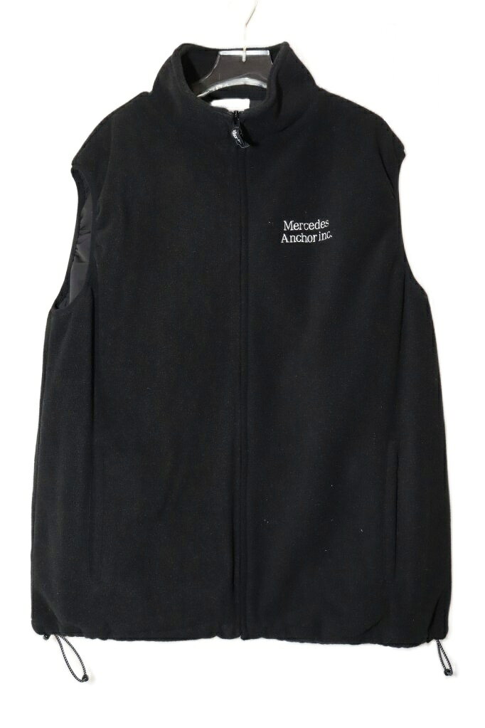 【中古】メルセデスアンカーインク MERCEDES ANCHOR INC FLEECE VEST BLACK L フリース ベスト ブラック 【ブランド古着ベクトル】■260929 メンズ 【ベクトル 古着】 260929表記サイズL実寸サイズ肩幅：46cm　身幅：60cm　着丈：69cm　袖丈：-cm　※実寸サイズを記載しておりますので、サイズに関するご質問はお答え致しかねます。　素材表地：ポリエステル100％ 裏地：ポリエステル100％色ブラック ※色に関してはこの商品の出品者の主観で判断しておりますので、カタログや正規のカラーとは言いまわしが異なる場合があります。状態フリース特有の使用感がございますが、まだまだ状態の良いお品物かと思われます。 ※神経質な方はご購入をお控え下さい。あくまで中古品になりますので新品の状態とは異なる商品もございます。 また店頭にて併売しておりますので、出品時と状態が異なる場合がございます。ご了承いただいた上でのご購入をご検討下さい。付属品タグ 写真または説明欄に記載のない付属品などは付属しておりませんので、ご注意頂きますようお願いいたします。またトラブル防止のため梱包の様子を録画しております。備考販売店は「ベクトル太田店」で検索！所在地： 群馬県太田市西矢島町621-5商品のお問い合わせの回答を休止しております。＊各商品ページの商品詳細等をご確認の上ご購入ください。【中古】メルセデスアンカーインク MERCEDES ANCHOR INC FLEECE VEST BLACK L フリース ベスト ブラック 【ブランド古着ベクトル】■260929 メンズ 【ベクトル 古着】 260929状態ランク　”AB”詳細については、下記および「状態ランクについて」ページをご覧ください。未使用・新品の商品ほぼ新品同様の商品使用感が少なく、かなり状態の良い商品使用感はあるが、傷や汚れの少ない商品使用感の他、傷や汚れが見られる商品かなり大きな傷みがある難あり商品※S〜CランクはUSED品となりますので、使用感をご理解の上でご入札下さい。状態ランクについてinformation表記サイズL実寸サイズ肩幅：46cm　身幅：60cm　着丈：69cm　袖丈：-cm　※実寸サイズを記載しておりますので、サイズに関するご質問はお答え致しかねます。　素材表地：ポリエステル100％ 裏地：ポリエステル100％色ブラック ※色に関してはこの商品の出品者の主観で判断しておりますので、カタログや正規のカラーとは言いまわしが異なる場合があります。状態フリース特有の使用感がございますが、まだまだ状態の良いお品物かと思われます。 ※神経質な方はご購入をお控え下さい。あくまで中古品になりますので新品の状態とは異なる商品もございます。 また店頭にて併売しておりますので、出品時と状態が異なる場合がございます。ご了承いただいた上でのご購入をご検討下さい。付属品タグ 写真または説明欄に記載のない付属品などは付属しておりませんので、ご注意頂きますようお願いいたします。またトラブル防止のため梱包の様子を録画しております。備考販売店は「ベクトル太田店」で検索！所在地： 群馬県太田市西矢島町621-5商品のお問い合わせの回答を休止しております。＊各商品ページの商品詳細等をご確認の上ご購入ください。本商品は一点物です他サイトや店舗にて販売している商品です。多少のお時間差にて欠品になることもございます。予めご了承頂ますようお願い致します。ベクトル・サイズガイドはこちらこの商品と同じブランドの商品を見る