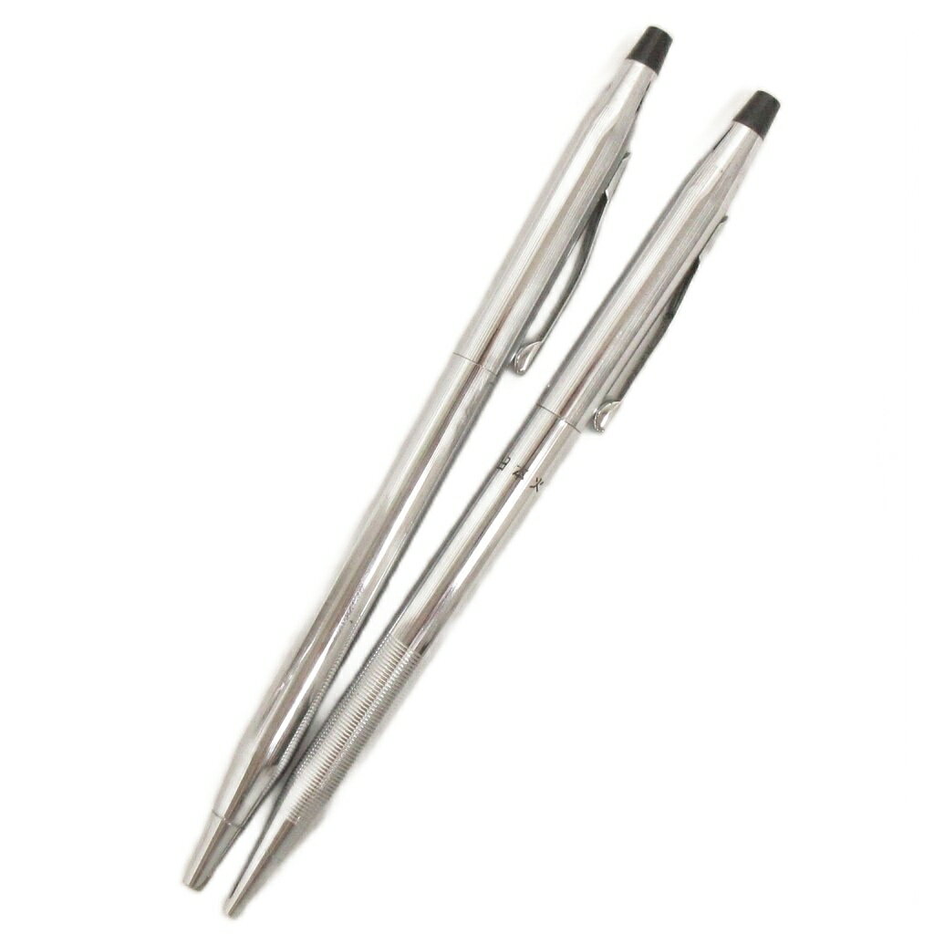 【中古】クロス CROSS 2点セット ボールペン ツイスト式 シルバーカラー 筆記用具 ■GY99 その他 【ベクトル 古着】 260522表記サイズ※実寸サイズをご確認ください実寸サイズ全長：13.5cm　　素材-色シルバーカラー仕様ツイスト式状態・一本ペン先に塗装の剥がれ ・どちらも若干のくすみ その他に目立ったダメージはなく、問題なくご使用いただける商品です。 ※あくまでも中古品ですので掲載写真や記載内容をご確認いただき、ご理解の上ご購入ください。付属品なし備考インク残量不明商品のお問い合わせの回答を休止しております。＊各商品ページの商品詳細等をご確認の上ご購入ください。【中古】クロス CROSS 2点セット ボールペン ツイスト式 シルバーカラー 筆記用具 ■GY99 その他 【ベクトル 古着】 260522状態ランク　”AB”詳細については、下記および「状態ランクについて」ページをご覧ください。未使用・新品の商品ほぼ新品同様の商品使用感が少なく、かなり状態の良い商品使用感はあるが、傷や汚れの少ない商品使用感の他、傷や汚れが見られる商品かなり大きな傷みがある難あり商品※S〜CランクはUSED品となりますので、使用感をご理解の上でご入札下さい。状態ランクについてinformation表記サイズ※実寸サイズをご確認ください実寸サイズ全長：13.5cm　　素材-色シルバーカラー仕様ツイスト式状態・一本ペン先に塗装の剥がれ ・どちらも若干のくすみ その他に目立ったダメージはなく、問題なくご使用いただける商品です。 ※あくまでも中古品ですので掲載写真や記載内容をご確認いただき、ご理解の上ご購入ください。付属品なし備考インク残量不明商品のお問い合わせの回答を休止しております。＊各商品ページの商品詳細等をご確認の上ご購入ください。本商品は一点物です他サイトや店舗にて販売している商品です。多少のお時間差にて欠品になることもございます。予めご了承頂ますようお願い致します。ベクトル・サイズガイドはこちらこの商品と同じブランドの商品を見る