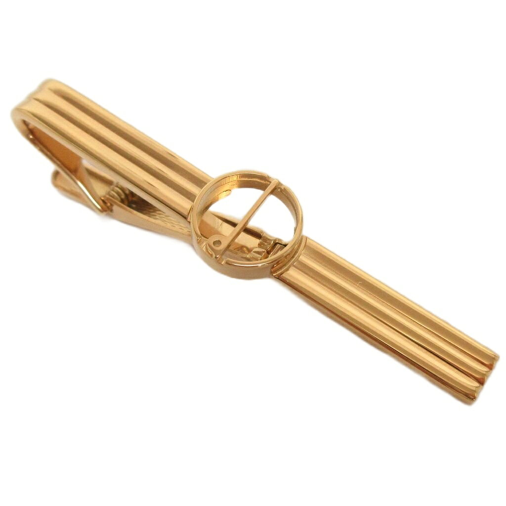 【中古】ダンヒル dunhill ネクタイピン ロゴ タイバー ゴールドカラー メンズ 【ベクトル 古着】 260808ブランドダンヒル dunhill実寸サイズ全長 約5.9cm　幅 約6mm　素材-色ゴールドカラー状態使用感が少なく、かなり状態の良い商品です。 ※あくまでも中古品ですので掲載写真や記載内容をご確認いただき、ご理解の上ご購入ください。付属品箱商品のお問い合わせの回答を休止しております。＊各商品ページの商品詳細等をご確認の上ご購入ください。【中古】ダンヒル dunhill ネクタイピン ロゴ タイバー ゴールドカラー メンズ 【ベクトル 古着】 260808状態ランク　”A”詳細については、下記および「状態ランクについて」ページをご覧ください。未使用・新品の商品ほぼ新品同様の商品使用感が少なく、かなり状態の良い商品使用感はあるが、傷や汚れの少ない商品使用感の他、傷や汚れが見られる商品かなり大きな傷みがある難あり商品※S〜CランクはUSED品となりますので、使用感をご理解の上でご入札下さい。状態ランクについてinformationブランドダンヒル dunhill実寸サイズ全長 約5.9cm　幅 約6mm　素材-色ゴールドカラー状態使用感が少なく、かなり状態の良い商品です。 ※あくまでも中古品ですので掲載写真や記載内容をご確認いただき、ご理解の上ご購入ください。付属品箱商品のお問い合わせの回答を休止しております。＊各商品ページの商品詳細等をご確認の上ご購入ください。本商品は一点物です他サイトや店舗にて販売している商品です。多少のお時間差にて欠品になることもございます。予めご了承頂ますようお願い致します。ベクトル・サイズガイドはこちらこの商品と同じブランドの商品を見る