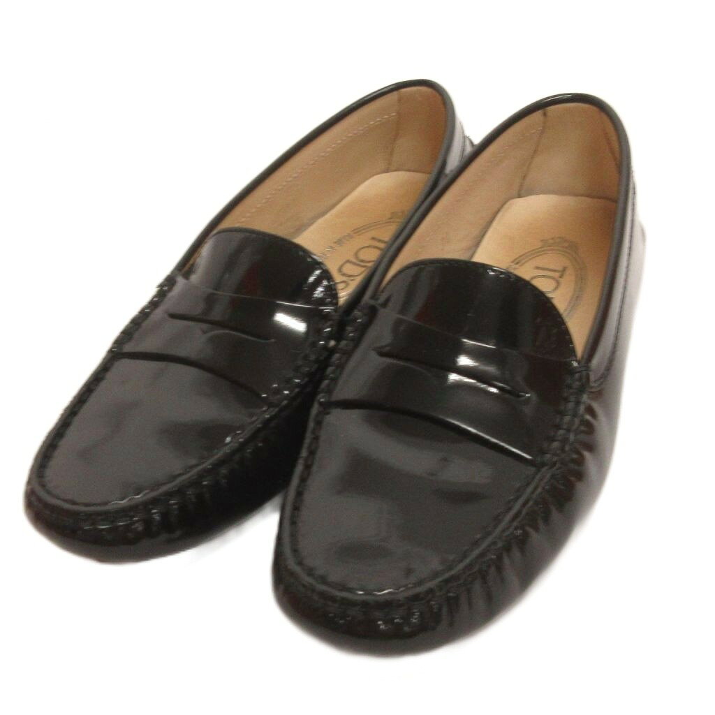 【中古】トッズ TOD'S ドライビングシューズ ローファー コイン エナメル 黒 ブラック 34 【ベクトル 古着】 260718ブランドトッズ TOD'S表記サイズ34実寸サイズ最大幅：8.5cm　アウトソール：23.5cm　インソール21.0　素材エナメル色ブラック仕様-状態・若干のベタつきあり その他に目立ったダメージはなく、問題なくご使用いただける商品です。 ※あくまでも中古品ですので掲載写真や記載内容をご確認いただき、ご理解の上ご購入ください。付属品箱、保管袋商品のお問い合わせの回答を休止しております。＊各商品ページの商品詳細等をご確認の上ご購入ください。【中古】トッズ TOD'S ドライビングシューズ ローファー コイン エナメル 黒 ブラック 34 【ベクトル 古着】 260718状態ランク　”AB”詳細については、下記および「状態ランクについて」ページをご覧ください。未使用・新品の商品ほぼ新品同様の商品使用感が少なく、かなり状態の良い商品使用感はあるが、傷や汚れの少ない商品使用感の他、傷や汚れが見られる商品かなり大きな傷みがある難あり商品※S〜CランクはUSED品となりますので、使用感をご理解の上でご入札下さい。状態ランクについてinformationブランドトッズ TOD'S表記サイズ34実寸サイズ最大幅：8.5cm　アウトソール：23.5cm　インソール21.0　素材エナメル色ブラック仕様-状態・若干のベタつきあり その他に目立ったダメージはなく、問題なくご使用いただける商品です。 ※あくまでも中古品ですので掲載写真や記載内容をご確認いただき、ご理解の上ご購入ください。付属品箱、保管袋商品のお問い合わせの回答を休止しております。＊各商品ページの商品詳細等をご確認の上ご購入ください。本商品は一点物です他サイトや店舗にて販売している商品です。多少のお時間差にて欠品になることもございます。予めご了承頂ますようお願い致します。ベクトル・サイズガイドはこちらこの商品と同じブランドの商品を見る