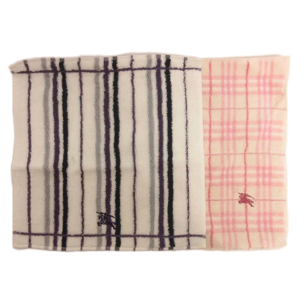 【中古】バーバリー ロンドン BURBERRY LONDON ミニテリー ハンカチ チーフ TBF8994022 TBG8994001 パイル地 ピンク系 白 紫 ホワイト パープル 小物 メンズ レディース 【ベクトル 古着】 260825ブランドバーバリー ロンドン BURBERRY LONDON表記サイズ※実寸サイズをご確認ください実寸サイズ縦：25.5cm　横：25.5cm　　素材-色ピンク系 ホワイト 紫仕様-状態・小さい汚れ点在 その他に目立ったダメージはなく、問題なくご使用いただける商品です。 ※あくまでも中古品ですので掲載写真や記載内容をご確認いただき、ご理解の上ご購入ください。付属品箱備考品番：TBF8994022 TBG8994001商品のお問い合わせの回答を休止しております。＊各商品ページの商品詳細等をご確認の上ご購入ください。【中古】バーバリー ロンドン BURBERRY LONDON ミニテリー ハンカチ チーフ TBF8994022 TBG8994001 パイル地 ピンク系 白 紫 ホワイト パープル 小物 メンズ レディース 【ベクトル 古着】 260825状態ランク　”AB”詳細については、下記および「状態ランクについて」ページをご覧ください。未使用・新品の商品ほぼ新品同様の商品使用感が少なく、かなり状態の良い商品使用感はあるが、傷や汚れの少ない商品使用感の他、傷や汚れが見られる商品かなり大きな傷みがある難あり商品※S〜CランクはUSED品となりますので、使用感をご理解の上でご入札下さい。状態ランクについてinformationブランドバーバリー ロンドン BURBERRY LONDON表記サイズ※実寸サイズをご確認ください実寸サイズ縦：25.5cm　横：25.5cm　　素材-色ピンク系 ホワイト 紫仕様-状態・小さい汚れ点在 その他に目立ったダメージはなく、問題なくご使用いただける商品です。 ※あくまでも中古品ですので掲載写真や記載内容をご確認いただき、ご理解の上ご購入ください。付属品箱備考品番：TBF8994022 TBG8994001商品のお問い合わせの回答を休止しております。＊各商品ページの商品詳細等をご確認の上ご購入ください。本商品は一点物です他サイトや店舗にて販売している商品です。多少のお時間差にて欠品になることもございます。予めご了承頂ますようお願い致します。ベクトル・サイズガイドはこちらこの商品と同じブランドの商品を見る