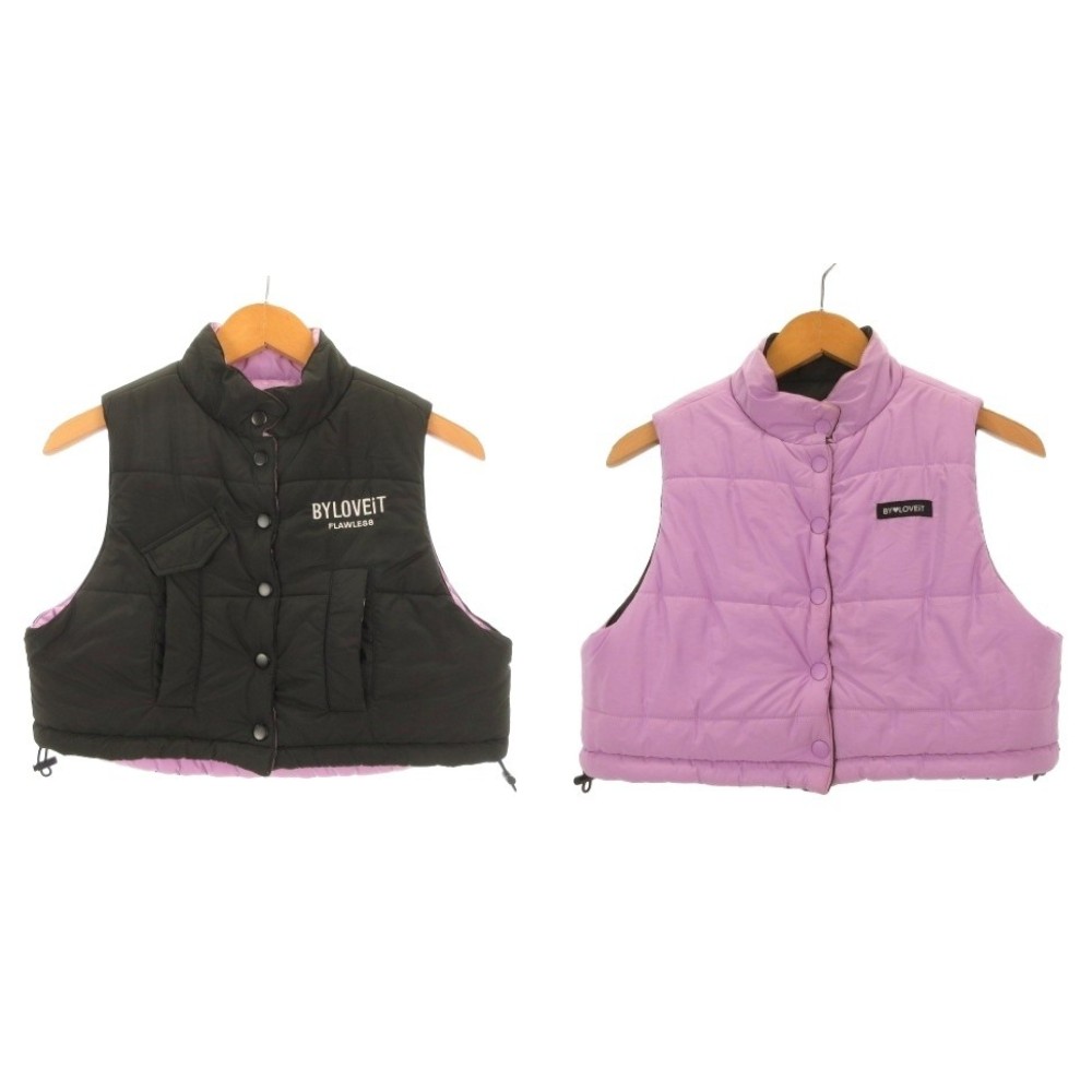 【中古】バイラビット BY LOVEiT 中綿 ベスト リバーシブル キッズ 130 ブラック / ピンク 260707E キッズ 【ベクトル 古着】 260707表記サイズ130実寸サイズ身幅：48cm　着丈：38cm　　素材ポリエステル、ナイロン 中わた/ポリエステル100％色ブラック/ピンク状態ピンク側腹部分に汚れがありますが、その他に目立ったダメージはなく、問題なくご使用いただける商品です。 ※あくまでも中古品ですので掲載写真や記載内容をご確認いただき、ご理解の上ご購入ください。商品のお問い合わせの回答を休止しております。＊各商品ページの商品詳細等をご確認の上ご購入ください。【中古】バイラビット BY LOVEiT 中綿 ベスト リバーシブル キッズ 130 ブラック / ピンク 260707E キッズ 【ベクトル 古着】 260707状態ランク　”AB”詳細については、下記および「状態ランクについて」ページをご覧ください。未使用・新品の商品ほぼ新品同様の商品使用感が少なく、かなり状態の良い商品使用感はあるが、傷や汚れの少ない商品使用感の他、傷や汚れが見られる商品かなり大きな傷みがある難あり商品※S〜CランクはUSED品となりますので、使用感をご理解の上でご入札下さい。状態ランクについてinformation表記サイズ130実寸サイズ身幅：48cm　着丈：38cm　　素材ポリエステル、ナイロン 中わた/ポリエステル100％色ブラック/ピンク状態ピンク側腹部分に汚れがありますが、その他に目立ったダメージはなく、問題なくご使用いただける商品です。 ※あくまでも中古品ですので掲載写真や記載内容をご確認いただき、ご理解の上ご購入ください。商品のお問い合わせの回答を休止しております。＊各商品ページの商品詳細等をご確認の上ご購入ください。本商品は一点物です他サイトや店舗にて販売している商品です。多少のお時間差にて欠品になることもございます。予めご了承頂ますようお願い致します。ベクトル・サイズガイドはこちらこの商品と同じブランドの商品を見る