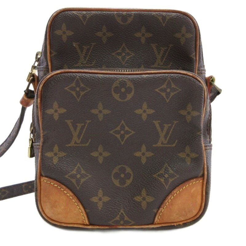 【中古】ルイヴィトン LOUIS VUITTON モノグラム アマゾン ショルダーバッグ M45236 ☆AA★ レディース 【ベクトル 古着】 260811ブランドルイヴィトン LOUIS VUITTON実寸サイズヨコ：15cm　タテ：20.5cm　マチ：19cm　ショルダーの長さ：120cm　　色ブラウン状態・角スレあり ・コバ部分すれあり ・ファスナー金属剥げあり ・ポケット内側劣化 ※使用感の他、上記のようにダメージがある中古品です。掲載写真や記載内容をご確認いただき、ご理解の上ご購入ください。備考型番：M45236 製造番号：TH0934 フランス製商品のお問い合わせの回答を休止しております。＊各商品ページの商品詳細等をご確認の上ご購入ください。【中古】ルイヴィトン LOUIS VUITTON モノグラム アマゾン ショルダーバッグ M45236 ☆AA★ レディース 【ベクトル 古着】 260811状態ランク　”C”詳細については、下記および「状態ランクについて」ページをご覧ください。未使用・新品の商品ほぼ新品同様の商品使用感が少なく、かなり状態の良い商品使用感はあるが、傷や汚れの少ない商品使用感の他、傷や汚れが見られる商品かなり大きな傷みがある難あり商品※S〜CランクはUSED品となりますので、使用感をご理解の上でご入札下さい。状態ランクについてinformationブランドルイヴィトン LOUIS VUITTON実寸サイズヨコ：15cm　タテ：20.5cm　マチ：19cm　ショルダーの長さ：120cm　　色ブラウン状態・角スレあり ・コバ部分すれあり ・ファスナー金属剥げあり ・ポケット内側劣化 ※使用感の他、上記のようにダメージがある中古品です。掲載写真や記載内容をご確認いただき、ご理解の上ご購入ください。備考型番：M45236 製造番号：TH0934 フランス製商品のお問い合わせの回答を休止しております。＊各商品ページの商品詳細等をご確認の上ご購入ください。本商品は一点物です他サイトや店舗にて販売している商品です。多少のお時間差にて欠品になることもございます。予めご了承頂ますようお願い致します。ベクトル・サイズガイドはこちらこの商品と同じブランドの商品を見る