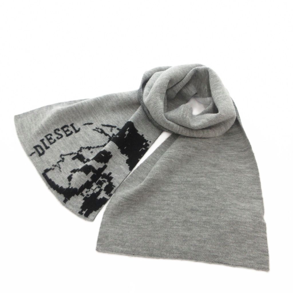 【中古】ディーゼル DIESEL マフラー ニット ロゴ グレー /NU ■GY09 メンズ 【ベクトル 古着】 260916ブランドディーゼル DIESEL実寸サイズ全長（フリンジ含まず）：152cm　幅：32cm　　素材アクリル色グレー状態・軽微な取り切れない毛玉 その他に目立ったダメージはなく、問題なくご使用いただける商品です。 ※あくまでも中古品ですので掲載写真や記載内容をご確認いただき、ご理解の上ご購入ください。付属品付属品なし、写真に写っている物が全てです。備考ディーゼルジャパン（株） こちらのお品物は店舗で保管しておらず、店頭販売出来かねます。（※お取り寄せも出来かねます）商品のお問い合わせの回答を休止しております。＊各商品ページの商品詳細等をご確認の上ご購入ください。【中古】ディーゼル DIESEL マフラー ニット ロゴ グレー /NU ■GY09 メンズ 【ベクトル 古着】 260916状態ランク　”AB”詳細については、下記および「状態ランクについて」ページをご覧ください。未使用・新品の商品ほぼ新品同様の商品使用感が少なく、かなり状態の良い商品使用感はあるが、傷や汚れの少ない商品使用感の他、傷や汚れが見られる商品かなり大きな傷みがある難あり商品※S〜CランクはUSED品となりますので、使用感をご理解の上でご入札下さい。状態ランクについてinformationブランドディーゼル DIESEL実寸サイズ全長（フリンジ含まず）：152cm　幅：32cm　　素材アクリル色グレー状態・軽微な取り切れない毛玉 その他に目立ったダメージはなく、問題なくご使用いただける商品です。 ※あくまでも中古品ですので掲載写真や記載内容をご確認いただき、ご理解の上ご購入ください。付属品付属品なし、写真に写っている物が全てです。備考ディーゼルジャパン（株） こちらのお品物は店舗で保管しておらず、店頭販売出来かねます。（※お取り寄せも出来かねます）商品のお問い合わせの回答を休止しております。＊各商品ページの商品詳細等をご確認の上ご購入ください。本商品は一点物です他サイトや店舗にて販売している商品です。多少のお時間差にて欠品になることもございます。予めご了承頂ますようお願い致します。ベクトル・サイズガイドはこちらこの商品と同じブランドの商品を見る