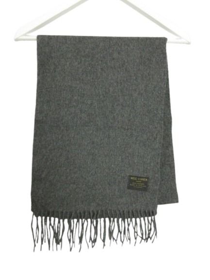 【中古】MEG COHEN メグコーエン マフラー 無地 カシミヤ イングランド製 グレー メンズ レディース 【ベクトル 古着】 260708表記サイズ表記なし実寸サイズ全長（フリンジ含まず）：174cm　幅：30.5cm　　素材カシミヤ100%色グレー仕様-状態目立つような汚れ・ダメージは見受けられません。付属品-備考-商品のお問い合わせの回答を休止しております。＊各商品ページの商品詳細等をご確認の上ご購入ください。【中古】MEG COHEN メグコーエン マフラー 無地 カシミヤ イングランド製 グレー メンズ レディース 【ベクトル 古着】 260708状態ランク　”AB”詳細については、下記および「状態ランクについて」ページをご覧ください。未使用・新品の商品ほぼ新品同様の商品使用感が少なく、かなり状態の良い商品使用感はあるが、傷や汚れの少ない商品使用感の他、傷や汚れが見られる商品かなり大きな傷みがある難あり商品※S〜CランクはUSED品となりますので、使用感をご理解の上でご入札下さい。状態ランクについてinformation表記サイズ表記なし実寸サイズ全長（フリンジ含まず）：174cm　幅：30.5cm　　素材カシミヤ100%色グレー仕様-状態目立つような汚れ・ダメージは見受けられません。付属品-備考-商品のお問い合わせの回答を休止しております。＊各商品ページの商品詳細等をご確認の上ご購入ください。本商品は一点物です他サイトや店舗にて販売している商品です。多少のお時間差にて欠品になることもございます。予めご了承頂ますようお願い致します。ベクトル・サイズガイドはこちらこの商品と同じブランドの商品を見る