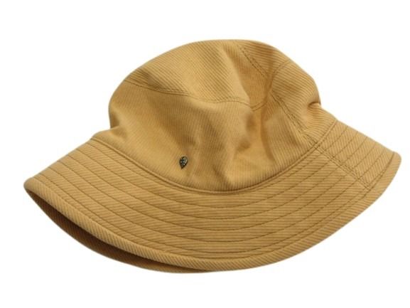 【中古】未使用品 ヘレンカミンスキー HELEN KAMINSKI バケットハット コーデュロイ ベージュ MEDIUM 帽子 レディース 【ベクトル 古着】 260718ブランドヘレンカミンスキー HELEN KAMINSKI表記サイズMEDIUM実寸サイズつば：7.5cm　頭周り：57.5cm　　素材コットン100% 裏地 アセテート51% ビスコース49%色ベージュ仕様-状態タグ付き未使用品 ※あくまでも一度は人の手に渡った中古品です。新品とは状態が異なる場合がございます。付属品-備考モデル名 ACACIA商品のお問い合わせの回答を休止しております。＊各商品ページの商品詳細等をご確認の上ご購入ください。【中古】未使用品 ヘレンカミンスキー HELEN KAMINSKI バケットハット コーデュロイ ベージュ MEDIUM 帽子 レディース 【ベクトル 古着】 260718状態ランク　”SA”詳細については、下記および「状態ランクについて」ページをご覧ください。未使用・新品の商品ほぼ新品同様の商品使用感が少なく、かなり状態の良い商品使用感はあるが、傷や汚れの少ない商品使用感の他、傷や汚れが見られる商品かなり大きな傷みがある難あり商品※S〜CランクはUSED品となりますので、使用感をご理解の上でご入札下さい。状態ランクについてinformationブランドヘレンカミンスキー HELEN KAMINSKI表記サイズMEDIUM実寸サイズつば：7.5cm　頭周り：57.5cm　　素材コットン100% 裏地 アセテート51% ビスコース49%色ベージュ仕様-状態タグ付き未使用品 ※あくまでも一度は人の手に渡った中古品です。新品とは状態が異なる場合がございます。付属品-備考モデル名 ACACIA商品のお問い合わせの回答を休止しております。＊各商品ページの商品詳細等をご確認の上ご購入ください。本商品は一点物です他サイトや店舗にて販売している商品です。多少のお時間差にて欠品になることもございます。予めご了承頂ますようお願い致します。ベクトル・サイズガイドはこちらこの商品と同じブランドの商品を見る