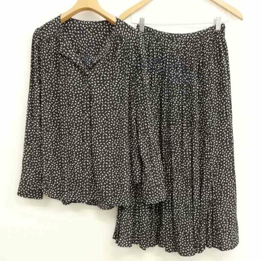 【中古】ルーニィ LOUNIE 美品 セットアップ ブラウス フレア ロング スカート 小花柄 36 ダークネイビー レディース 【ベクトル 古着】 250508 【中古】ルーニィ LOUNIE 美品 セットアップ ブラウス フレア ロング スカート 小花柄 36 ダークネイビー レディース 【ベクトル 古着】 250508