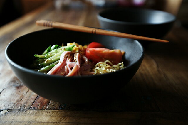 【中古】bowl garden / ボウルガーデン / ボールガーデン よしざわ窯 on the tabel 益子焼き チャコール ラーメン丼濃灰 ボウル お皿 家カフェ おうちカフェ 食器 31CAFE mizukiプロデュースのお皿屋さん