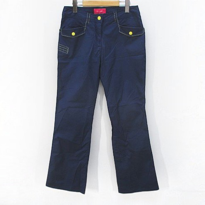 【中古】アクセル AXEL ゴルフウェア パンツ ロング丈 M 紺系 ネイビー ジップフライ 刺繍 ステッチ ストレッチ レディース 【ベクトル 古着】 260803表記サイズM実寸サイズウエスト：72cm　もも幅：26cm　裾幅：22cm　股上：24cm　股下：74cm　　素材綿 95％ ポリウレタン 5％色ネイビー系 （画像参照）状態フロント中央あたりにシミあり。（画像参照）備考中古品を扱っているため、元の商品のデザインや形状が全て把握できかねますので、予めご了承下さい。商品のお問い合わせの回答を休止しております。＊各商品ページの商品詳細等をご確認の上ご購入ください。【中古】アクセル AXEL ゴルフウェア パンツ ロング丈 M 紺系 ネイビー ジップフライ 刺繍 ステッチ ストレッチ レディース 【ベクトル 古着】 260803状態ランク　”B”詳細については、下記および「状態ランクについて」ページをご覧ください。未使用・新品の商品ほぼ新品同様の商品使用感が少なく、かなり状態の良い商品使用感はあるが、傷や汚れの少ない商品使用感の他、傷や汚れが見られる商品かなり大きな傷みがある難あり商品※S〜CランクはUSED品となりますので、使用感をご理解の上でご入札下さい。状態ランクについてinformation表記サイズM実寸サイズウエスト：72cm　もも幅：26cm　裾幅：22cm　股上：24cm　股下：74cm　　素材綿 95％ ポリウレタン 5％色ネイビー系 （画像参照）状態フロント中央あたりにシミあり。（画像参照）備考中古品を扱っているため、元の商品のデザインや形状が全て把握できかねますので、予めご了承下さい。商品のお問い合わせの回答を休止しております。＊各商品ページの商品詳細等をご確認の上ご購入ください。本商品は一点物です他サイトや店舗にて販売している商品です。多少のお時間差にて欠品になることもございます。予めご了承頂ますようお願い致します。ベクトル・サイズガイドはこちらこの商品と同じブランドの商品を見る