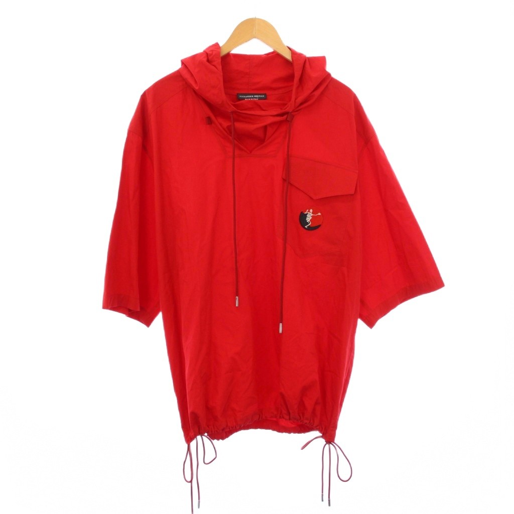 【中古】アレキサンダーマックイーン ALEXANDER MCQUEEN アノラック プルオーバーパーカー 五分袖 ロゴ ワッペン 刺繍 ワンポイント 48 赤 レッド /BB メンズ 【ベクトル 古着】 250731
