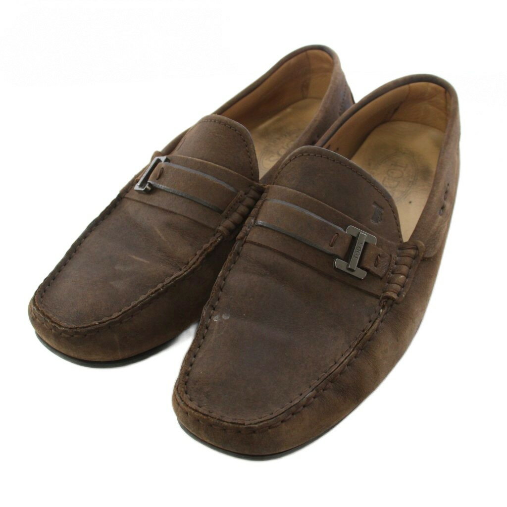 【中古】トッズ TOD'S ローファー ドライビングシューズ スエード 8.5 茶 ブラウン /TK メンズ 【ベクトル 古着】 260625ブランドトッズ TOD'S表記サイズ8 1/2実寸サイズヒールの高さ：0.5cm　最大幅：9cm　　素材スエード色茶 ブラウン状態全体的に擦れや毛羽立ち、型崩れ、薄黒い汚れがあります。 ※全体的に中古品としての使用感と上記のようなダメージがあります。掲載写真や記載内容をご確認いただき、ご理解の上ご購入ください。商品のお問い合わせの回答を休止しております。＊各商品ページの商品詳細等をご確認の上ご購入ください。【中古】トッズ TOD'S ローファー ドライビングシューズ スエード 8.5 茶 ブラウン /TK メンズ 【ベクトル 古着】 260625状態ランク　”B”詳細については、下記および「状態ランクについて」ページをご覧ください。未使用・新品の商品ほぼ新品同様の商品使用感が少なく、かなり状態の良い商品使用感はあるが、傷や汚れの少ない商品使用感の他、傷や汚れが見られる商品かなり大きな傷みがある難あり商品※S〜CランクはUSED品となりますので、使用感をご理解の上でご入札下さい。状態ランクについてinformationブランドトッズ TOD'S表記サイズ8 1/2実寸サイズヒールの高さ：0.5cm　最大幅：9cm　　素材スエード色茶 ブラウン状態全体的に擦れや毛羽立ち、型崩れ、薄黒い汚れがあります。 ※全体的に中古品としての使用感と上記のようなダメージがあります。掲載写真や記載内容をご確認いただき、ご理解の上ご購入ください。商品のお問い合わせの回答を休止しております。＊各商品ページの商品詳細等をご確認の上ご購入ください。本商品は一点物です他サイトや店舗にて販売している商品です。多少のお時間差にて欠品になることもございます。予めご了承頂ますようお願い致します。ベクトル・サイズガイドはこちらこの商品と同じブランドの商品を見る